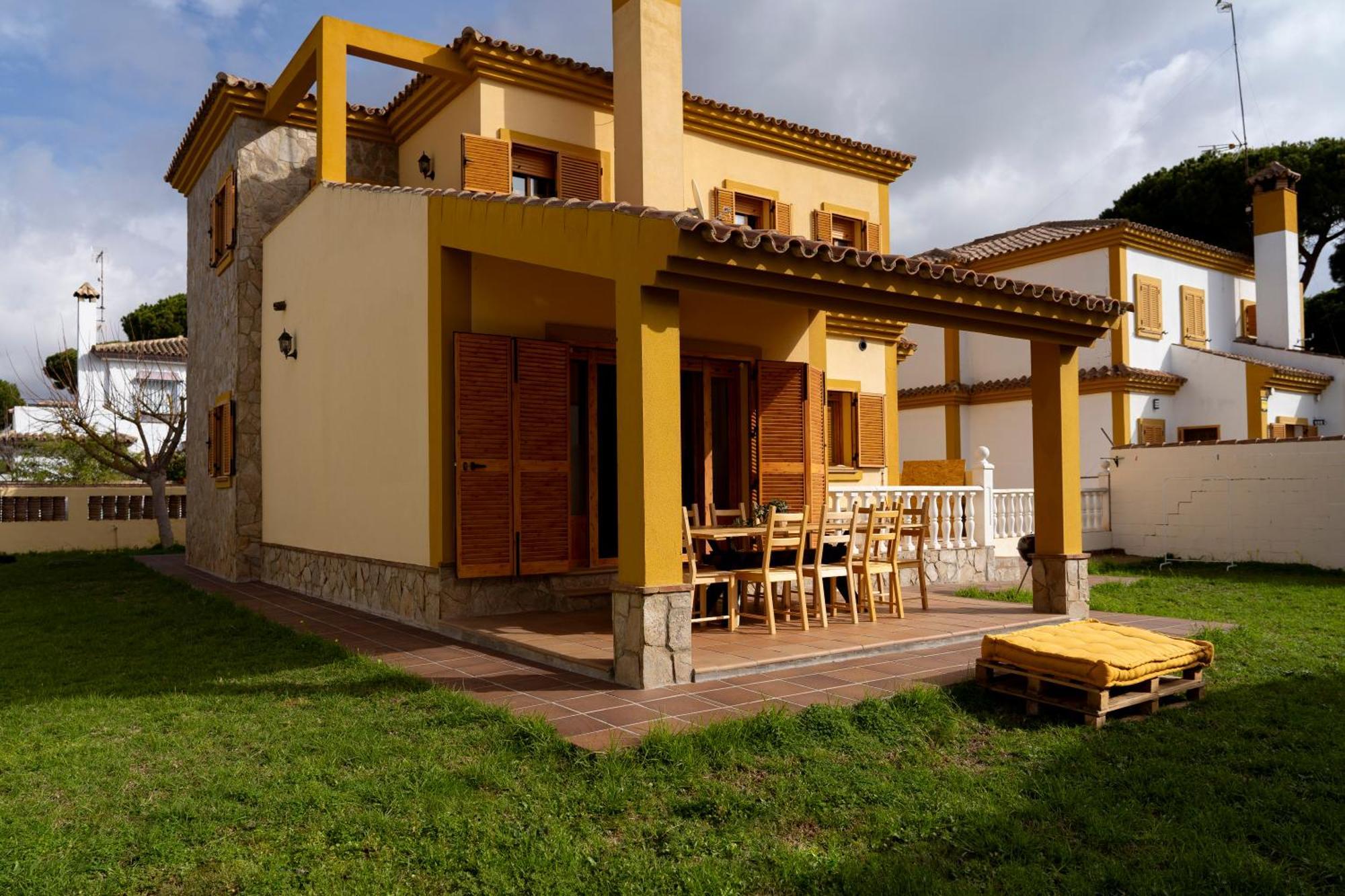 Namawa Surfhouse Hostel Chiclana de la Frontera Exterior photo